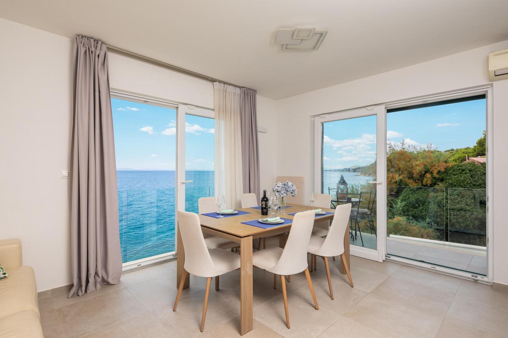 Epetium Beach Villa Split Bagian luar foto
