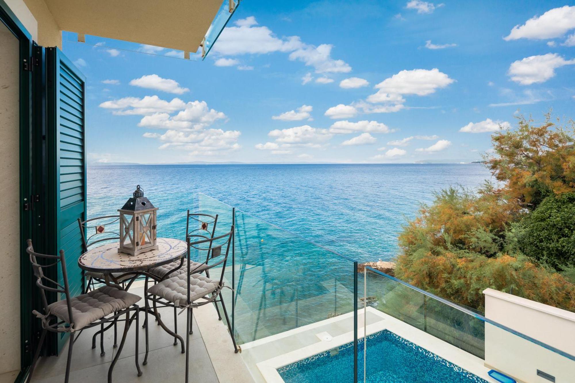 Epetium Beach Villa Split Bagian luar foto