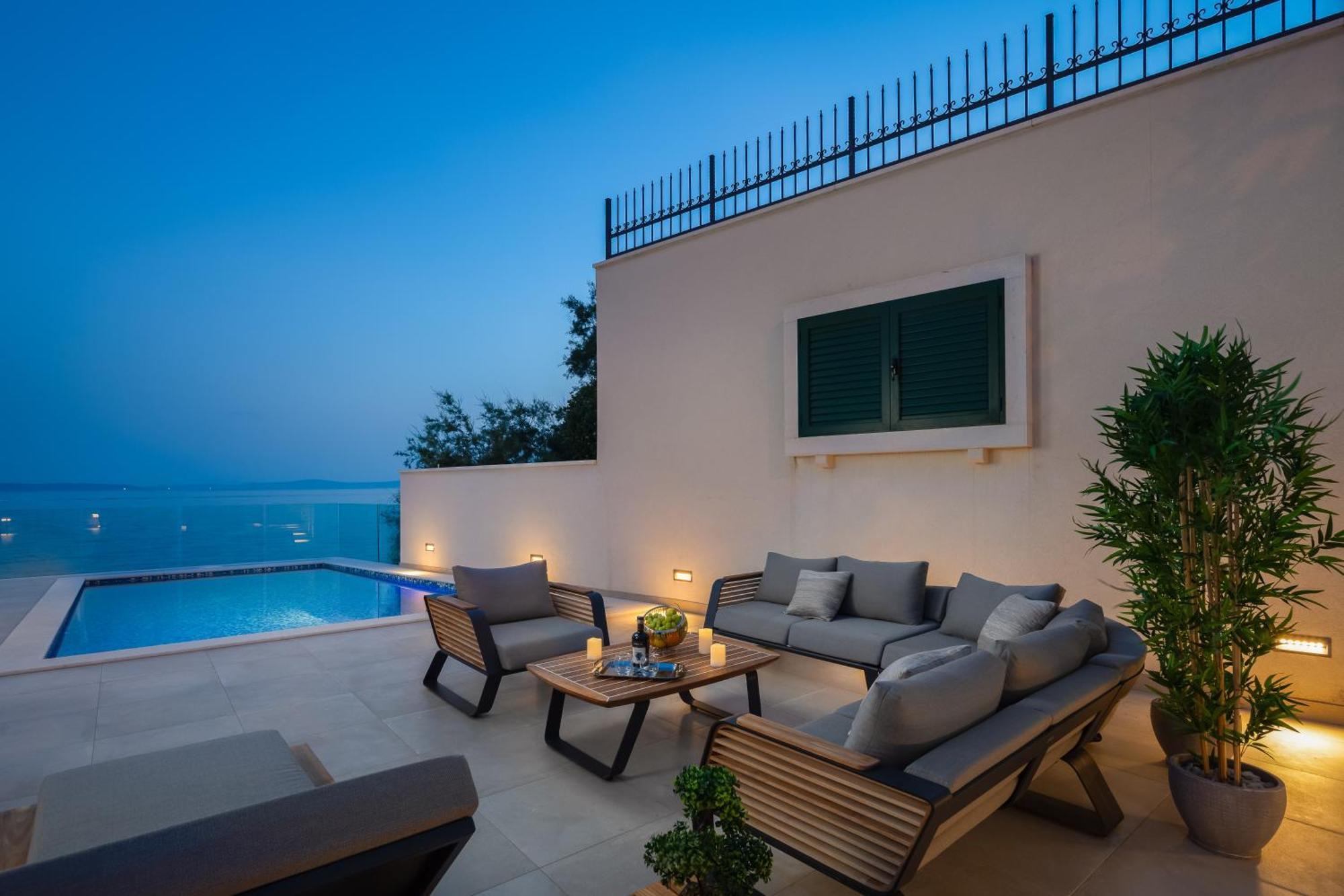Epetium Beach Villa Split Bagian luar foto