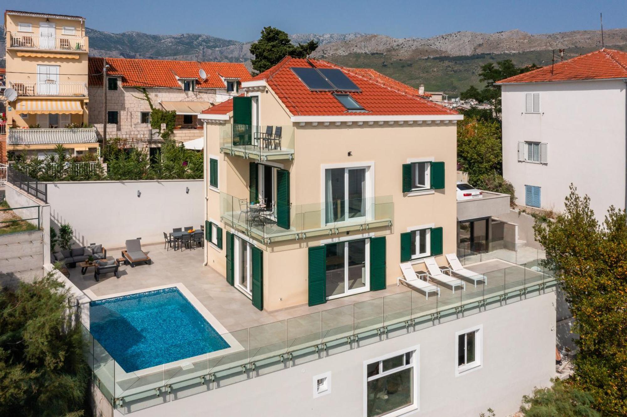 Epetium Beach Villa Split Bagian luar foto