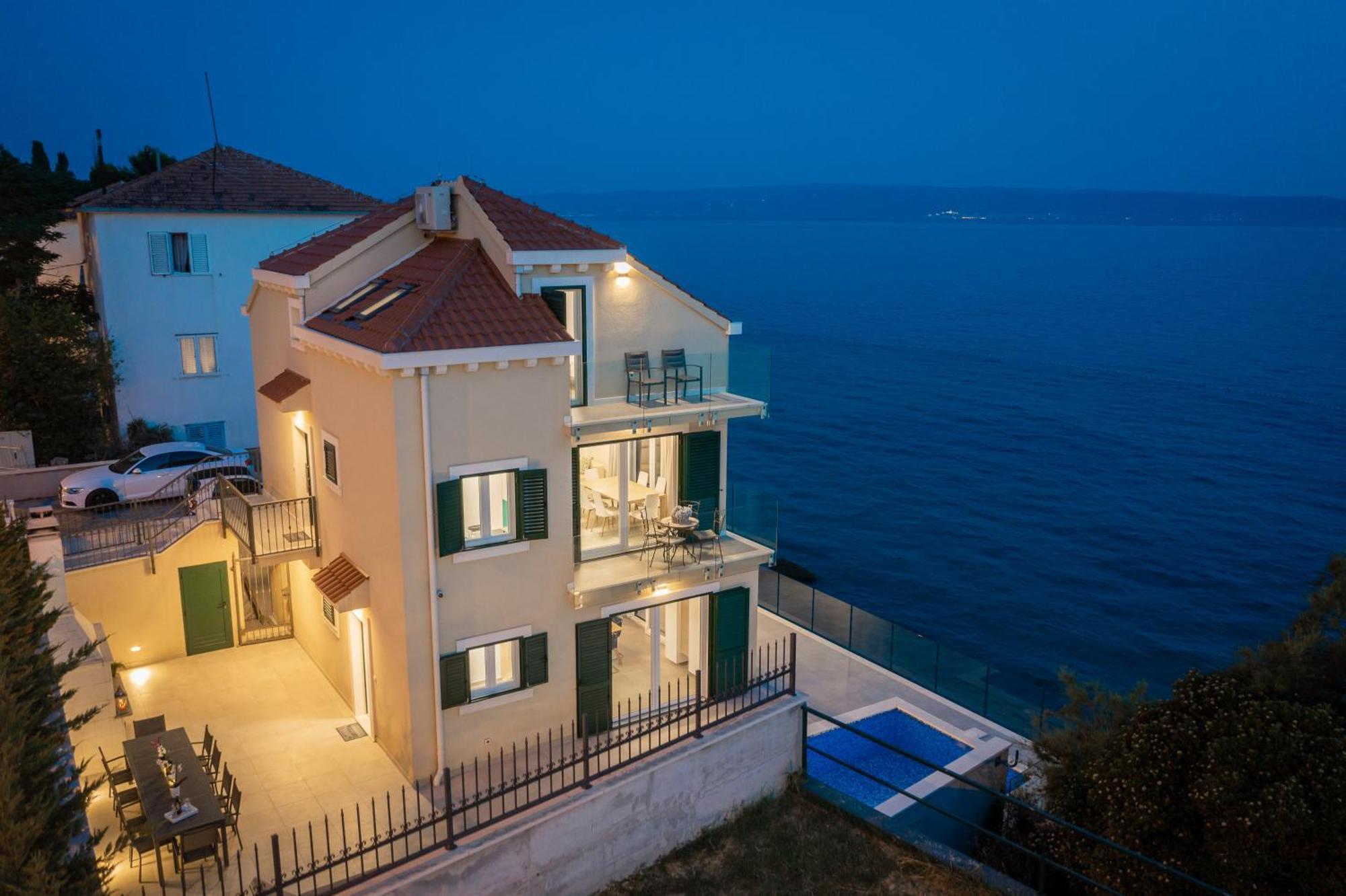 Epetium Beach Villa Split Bagian luar foto