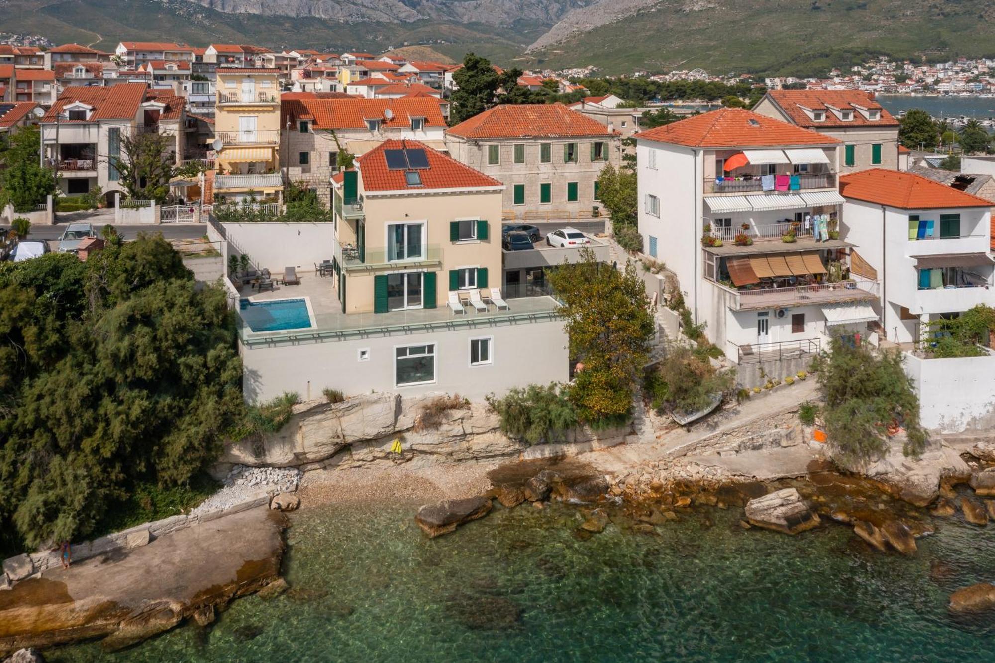 Epetium Beach Villa Split Bagian luar foto