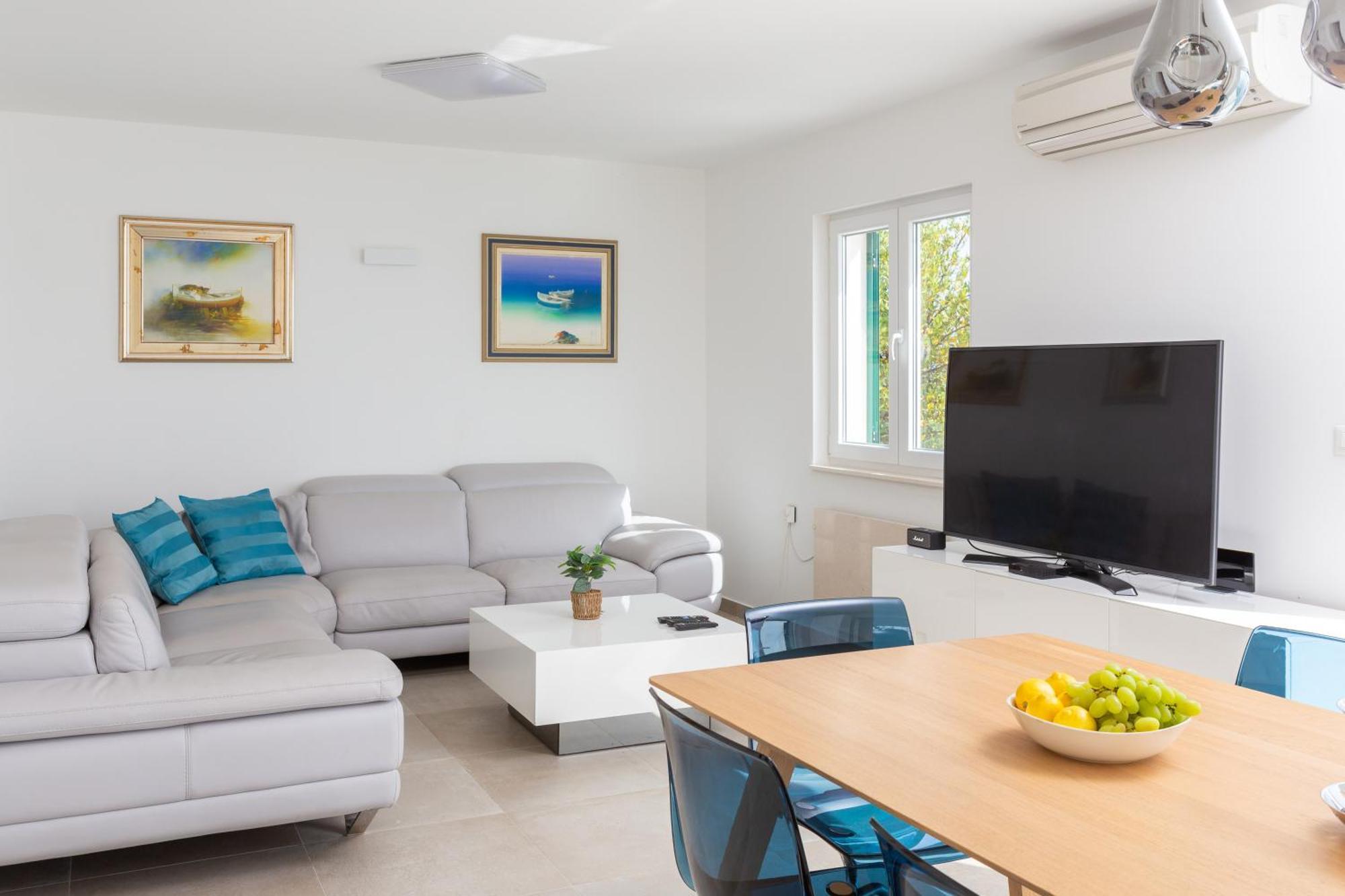 Epetium Beach Villa Split Bagian luar foto